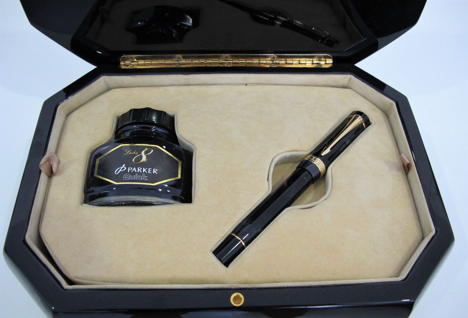 Parker Duofold Lucky 8 Limited Edition